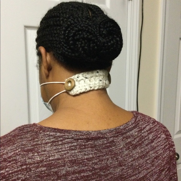 Hand crochet Shawl w/attachment - Picture 6 of 6